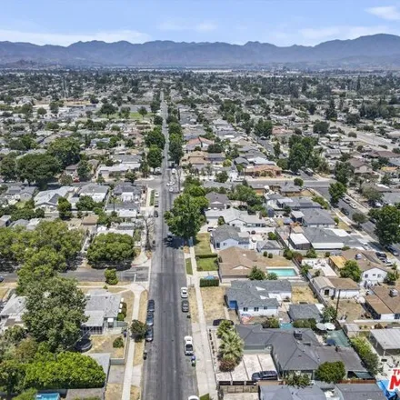 Image 8 - 8801 Zeiler Ave, California, 91331 - House for sale