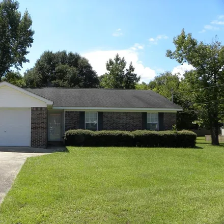 Buy this 3 bed house on 307 Candlewick Boulevard in Ozark, AL 36360