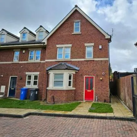 Buy this 4 bed townhouse on Westbridge Mews in Paddington, Warrington