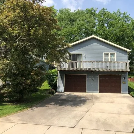 Buy this 4 bed house on 764 East Street in Lemont, IL 60439