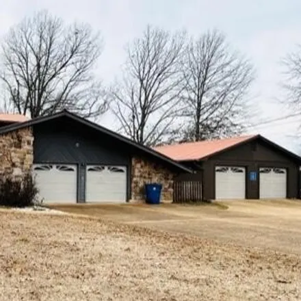 Buy this 3 bed house on 233 Lake Drive in Pontotoc, MS 38863