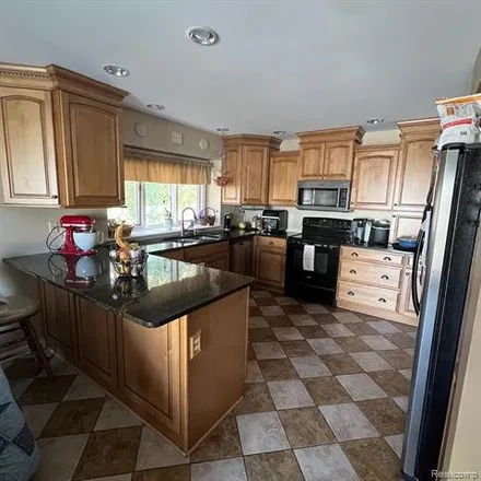Image 4 - 14931 Patterson Drive, Shelby Charter Township, MI 48315, USA - House for sale