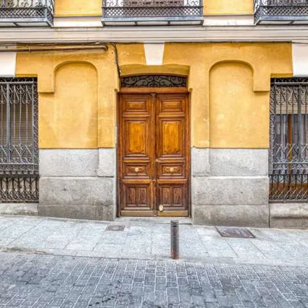 Image 2 - Calle Almadén, 26, 28014 Madrid, Spain - Apartment for rent