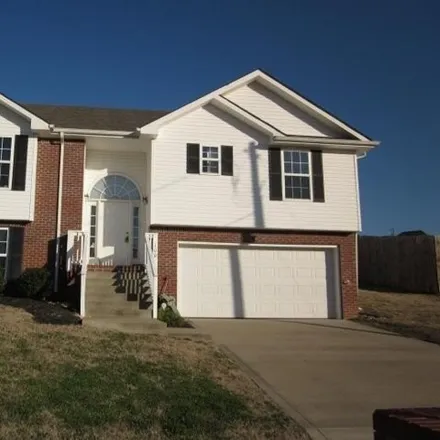 Rent this 3 bed house on 102 West Drive in Clarksville, TN 37040