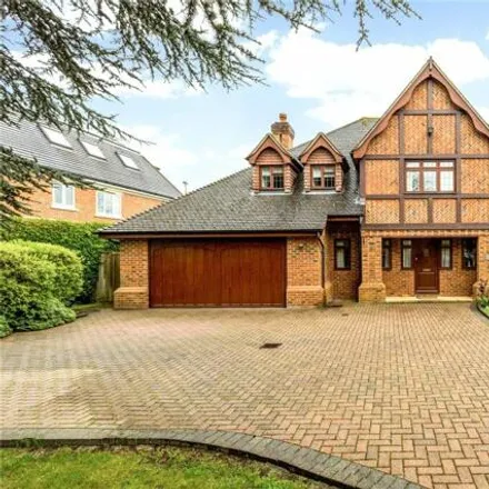 Rent this 5 bed house on unnamed road in Maidenhead, SL6 2PX