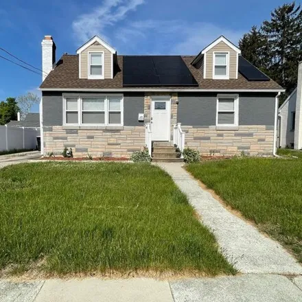 Buy this 4 bed house on 1021 Oakwood Avenue in Grenloch, Gloucester Township