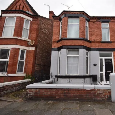 Rent this 3 bed townhouse on Kirkland Avenue in Birkenhead, CH42 6PZ