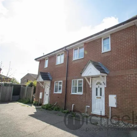 Rent this 1 bed house on 68 Derwent Road in Colchester, CO4 9RU