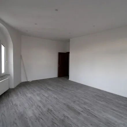 Rent this 5 bed apartment on Crimmitschauer Straße 86 in 08058 Zwickau, Germany