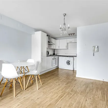 Image 8 - 145 Merton Road, London, SW18 5EQ, United Kingdom - Apartment for rent