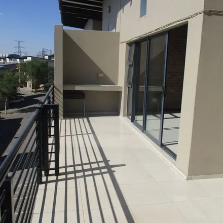 Image 4 - The Parade, Oriel, Gauteng, 2007, South Africa - Apartment for rent
