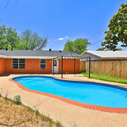 Buy this 3 bed house on 755 Crestwood Drive in Abilene, TX 79603
