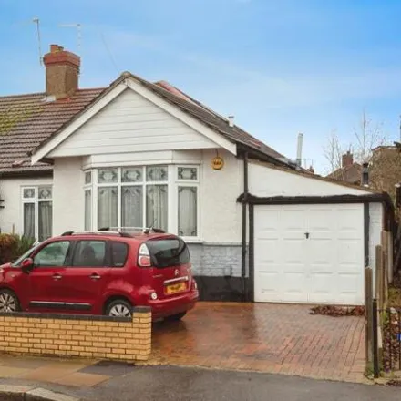 Buy this 3 bed duplex on Mossford Lane in London, IG6 2HU