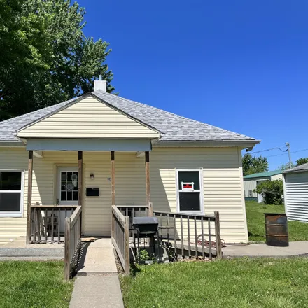 Buy this 3 bed house on 901 Carr Street in Slater, Saline County