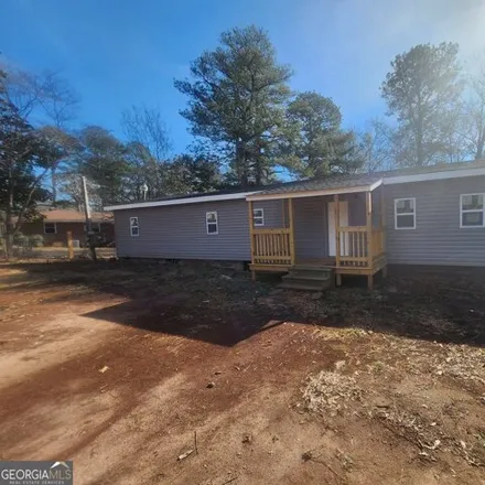 Buy this studio apartment on 302 West Moores Crossing Road in Paynes Mill, Upson County