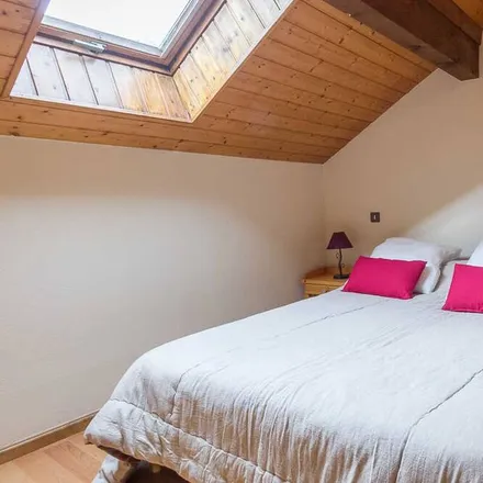 Rent this 2 bed townhouse on Route du Col de la Croix de Fer in 73530 Saint-Sorlin-d'Arves, France