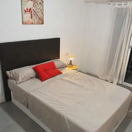 Rent this 6 bed apartment on Carrer de Bonifaci Ferrer in 13, 46007 Valencia