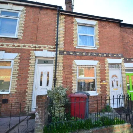 Rent this 3 bed townhouse on 20 Sherman Road in Katesgrove, Reading