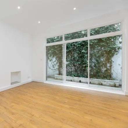 Image 2 - 25 Abbey Gardens, London, NW8 9AR, United Kingdom - Apartment for rent