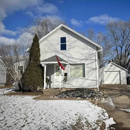 Buy this 2 bed house on 922 South Weed Street in Shawano, WI 54166