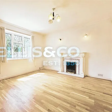 Image 2 - Stanmore station car park, Westbere Drive, London, HA7 4RF, United Kingdom - House for rent