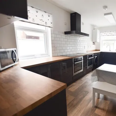 Rent this 6 bed house on 121a Kirby Road in Leicester, LE3 6BE