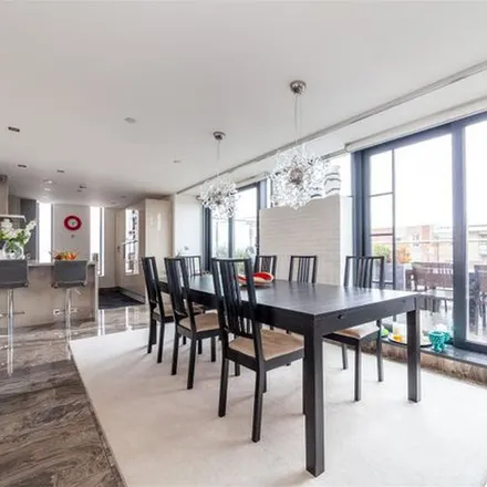 Rent this 3 bed apartment on 4 Douglas Street in London, SW1P 4NZ