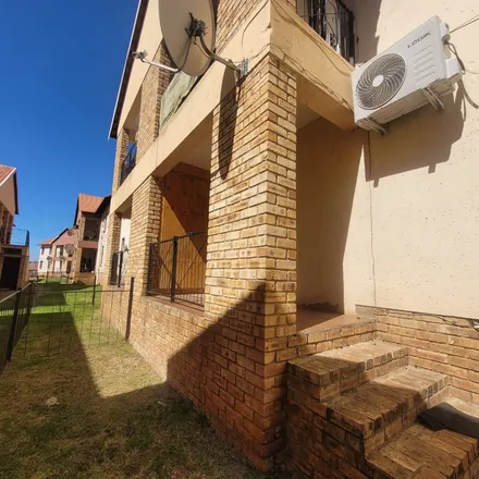 Image 5 - Progress Road, Lindhaven, Roodepoort, 1725, South Africa - Apartment for rent
