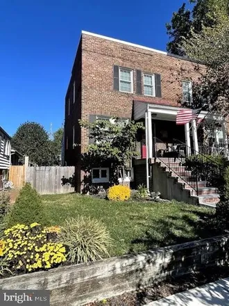Rent this 3 bed townhouse on 104 East Maple Street in Alexandria, VA 22301