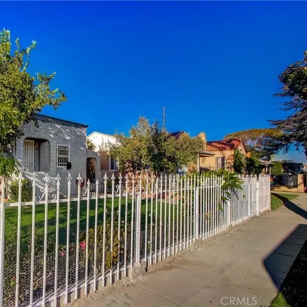 Image 5 - 847 East 87th Place, Los Angeles, CA 90002, USA - House for sale
