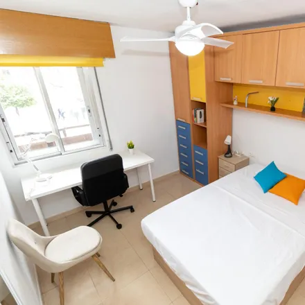 Rent this 5 bed room on Carrer d'Abén Al-Abbar in 2, 46021 Valencia