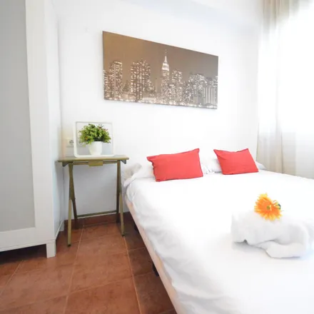 Rent this 3 bed room on Carrer de Frígola in 46003 Valencia, Spain
