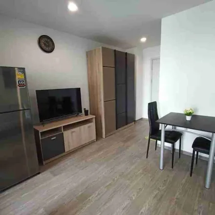 Rent this 1 bed apartment on unnamed road in Phra Khanong District, 10260