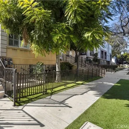 Image 2 - 5287 Hermitage Avenue, Los Angeles, CA 91607, USA - House for rent