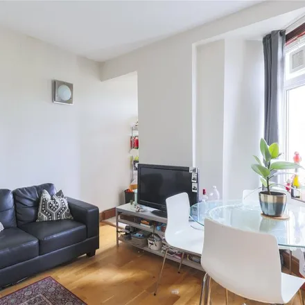 Rent this 5 bed apartment on 115 Tooting Bec Road in London, SW17 8BW