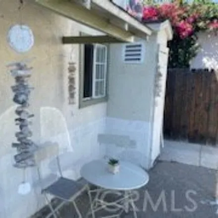 Rent this studio condo on 1237 S Orange St in Glendale, California