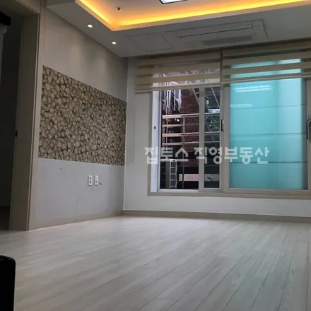 Rent this 2 bed apartment on 서울특별시 강동구 천호동 391-16