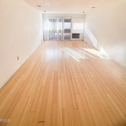 Image 4 - Prospect Studios, 4151 Talmadge Street, Los Angeles, CA 90027, USA - Apartment for rent