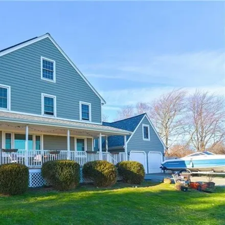 Buy this 4 bed house on 196 Spring Hill Road in Portsmouth, RI 02871