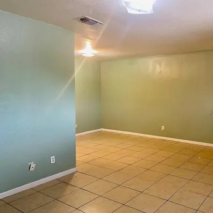 Image 3 - La Casa Linde Apartments, Linde Street, New Braunfels, TX 78130, USA - House for rent