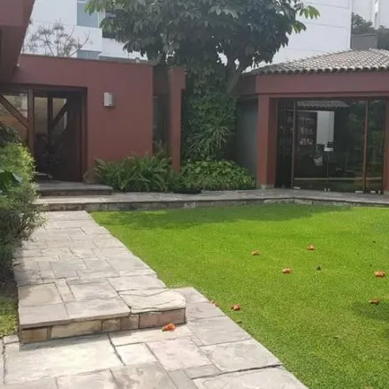 Rent this 4 bed house on unnamed road in Santiago de Surco, Lima Metropolitan Area 10051