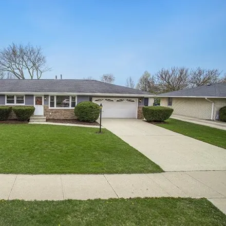 Buy this 3 bed house on 1829 Lincoln Avenue in Crest Hill, IL 60403