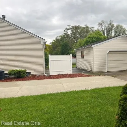 Image 8 - 34397 Parkdale Ct, Livonia, Michigan, 48150 - House for sale