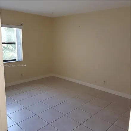 Image 3 - 100 Lakeview Drive, Weston, FL 33326, USA - Condo for rent