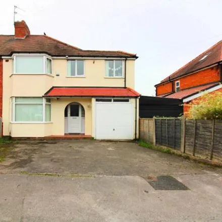 Buy this 4 bed duplex on Stanton Road in Shirley, B90 2DU