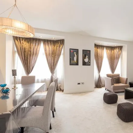 Rent this 3 bed apartment on Abbey Court in Abbey Road, London