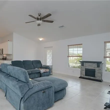 Image 4 - 1120 Northeast 10th Street, Cape Coral, FL 33909, USA - House for sale