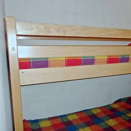 Rent this 2 bed apartment on St-Sorlin-d'Arves Mairie-École in Route du Col de la Croix de Fer, 73530 Saint-Sorlin-d'Arves