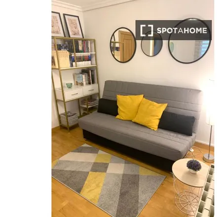 Rent this 1 bed apartment on Madrid in Calle de Argumosa, 9