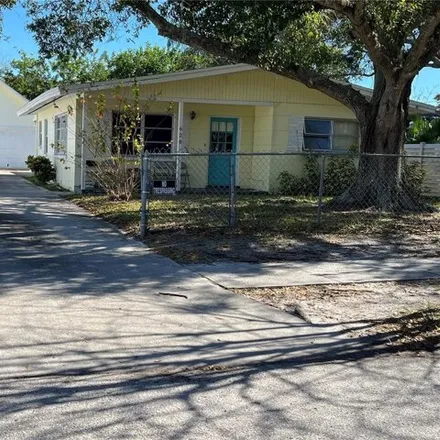 Buy this 4 bed house on 658 North Pompano Avenue in Sarasota, FL 34237